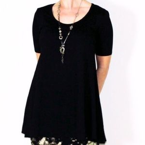 LuLaRoe Black Perfect Tee Size Medium